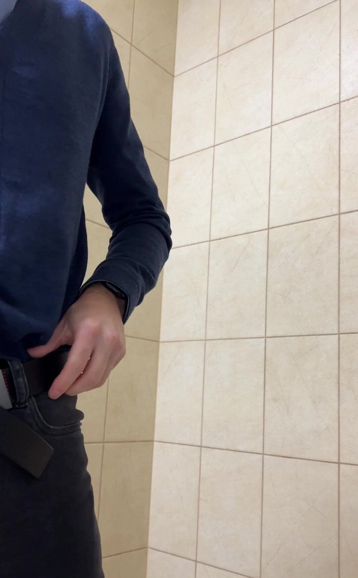 GayDuplo: Kåt på arbetstid