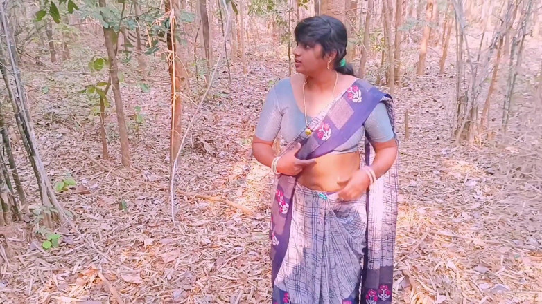 Telugu honey lips: bhaartiy aautdor seks. desi bhaabhi gupt kamabakht pati men jangal....