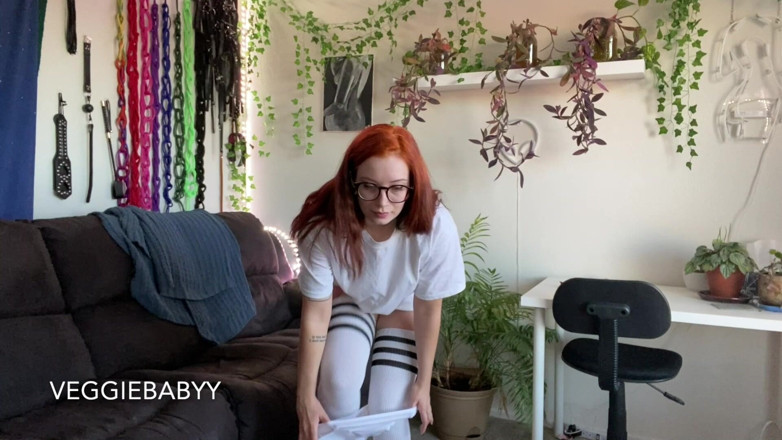 Veggiebabyy: Vyzkoušejte kalhotky s plnými zády na vysokých ponožkách