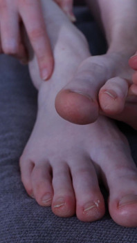 Ginger's Freezing Hurting Feet Nightmare