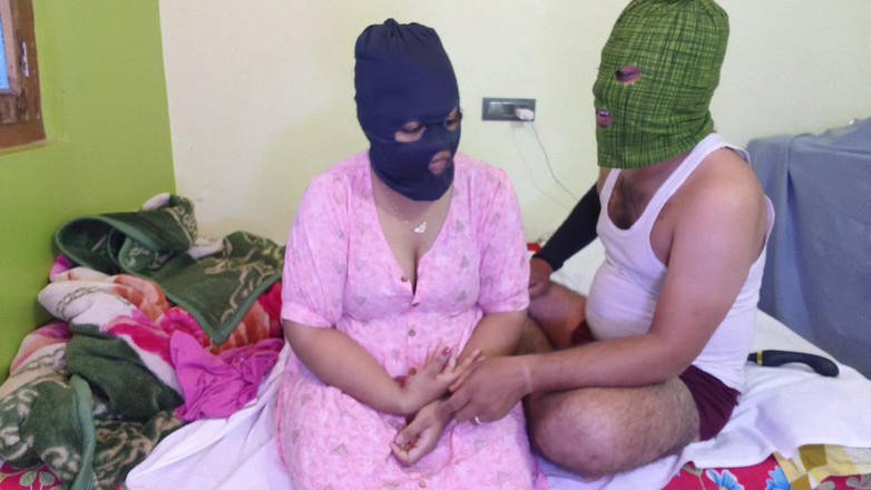 Hotty Mona: 義理の妹がパーティーに行かせてくれました