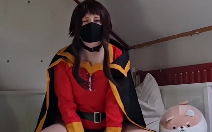 kyu_misa: Megumin ngentot kilat sambil ngentot bantal