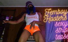 miikakawaiii: Femboy Hooters 荡妇膝盖舞