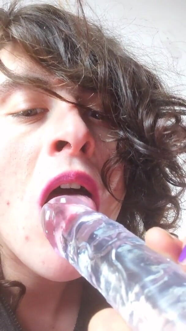 Sara B: Dildo pompino sara Nb