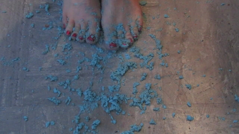 Lilly Disgrace: Squishing Alginate