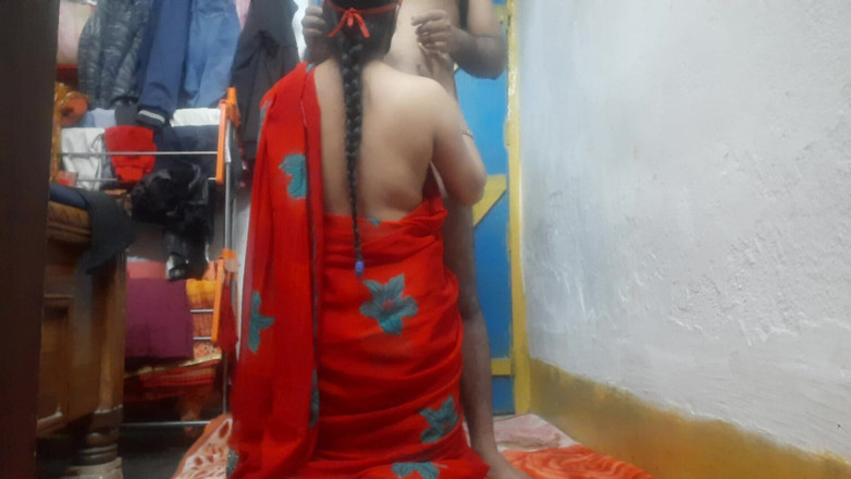 Busty Banuu: Prsatá prsaté ženy šukají pronajímatele