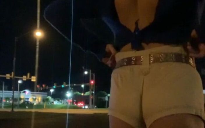 CindieLove: Ateşli sıkı götlü khaki şort yol kenarında anal dildo araba kamyonları