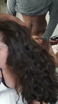 Ébano Brat em primeiro trio