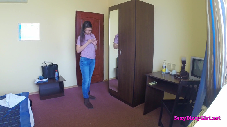 Sexy Dirty Girl: Berpakaian &amp; membuka pakaian menonton diri saya di cermin