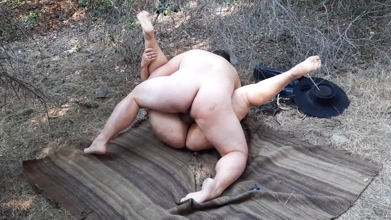 Riderqueen: Fat Cowboy Fucks BBW Stepmommy Outdoors Missionary