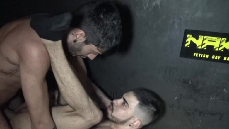 French pigs used raw by French straights: Великий член його друга