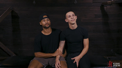 Taken rough: Play Ball: Xavier Zane ve Des Ires