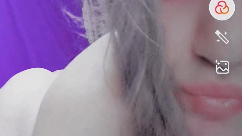 Kitty_Cross: Eu sou a razão de suas corridas cardíacas