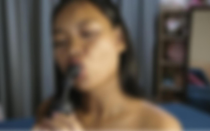 Cupcake: かわいいアジア人ソロ - 長く吸うディルドからアナルディルドボーナス学生ロールプレイ