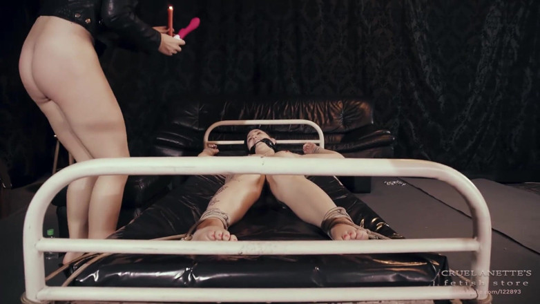 Cruel Anettes fetish world: Thô lỗ và rung động nóng bỏng