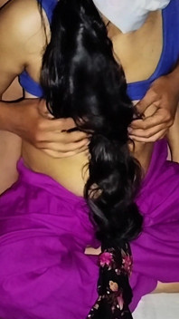 Hermosa hermanastra bengalí de 18 años, tiene miedo de estar sola se quedará conmigo en mi habitación esta noche.