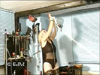 Slave Seks: Mučení usměvacích otroků