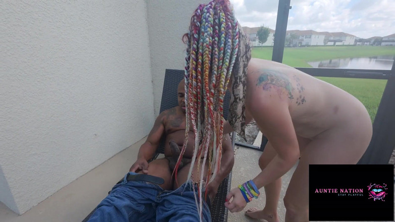 Auntie Nation: Čas na hraní u bazénu pro Rozdrcení a Pikantní Ukrajinku