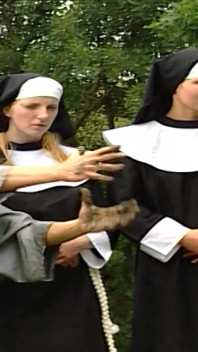 Överdrifter bakom klosterväggar
