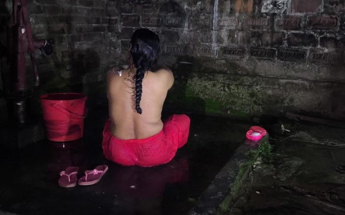 SAFI-SEXY: Soția mea făcea o baie
