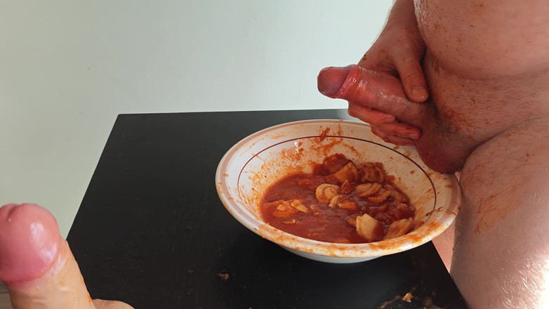 Food Pissplay: Ich pinkle in mein Abendessen und komme am Ende