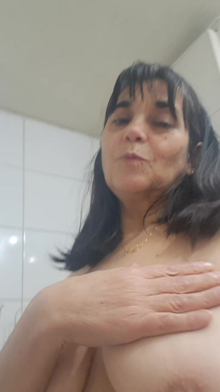 Mommy big hairy pussy: emaaeeele baalon vaali billi