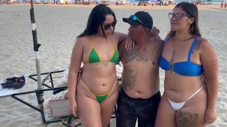 Lidi Ferrari: Beach Seller in a Salty Package Eats the Two Hot...