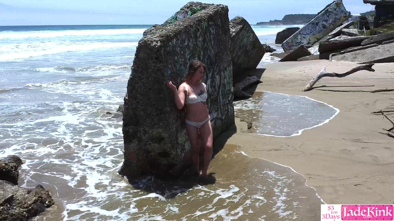 Jade Kink: Modelos de estrellas porno cachondas en playa pública