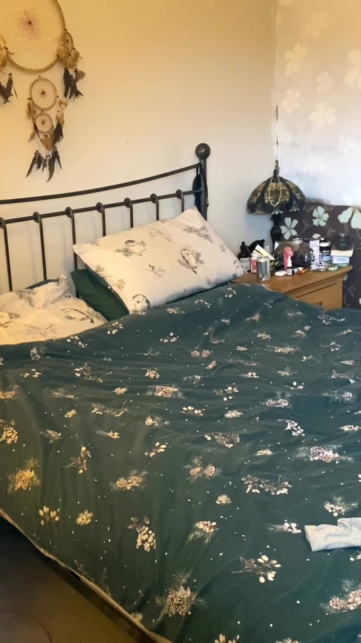 Frequentmasturbation: Junge Auszubildende Darf Eine Fenster-show Gucken