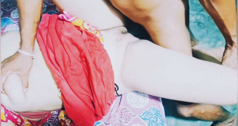 Teensex: Curvy Blonde MILF Bhabi Shows Chris Young How to Properly...