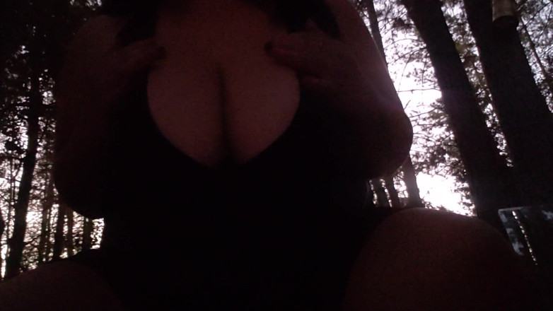 Riderqueen: Trong rừng váy bbw ngoài trời