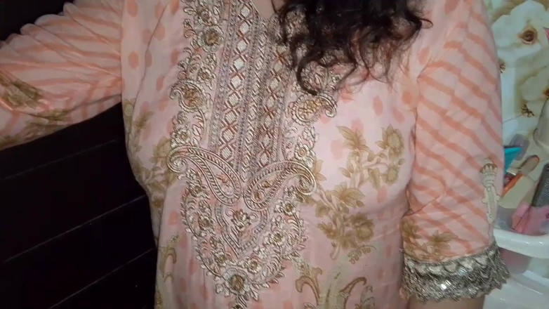 RedQueenRQ: Nevlastní matka se dostala do nálady poté, co viděla ptáka...