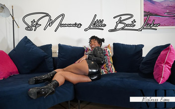 Mistress Esme: Ibu tiri – pemjilat but kecil