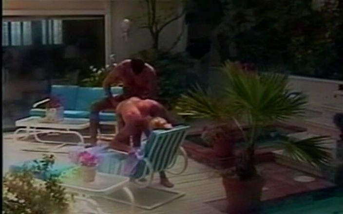 Gay RetroX VHS: Campuran tubuh cowok erotis #1