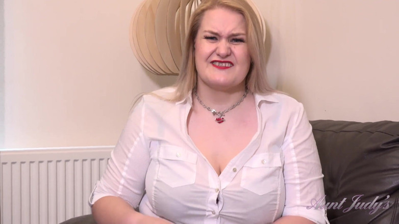 Aunt Judy's: Busty Chubby MILF Becky - Naughty Interview