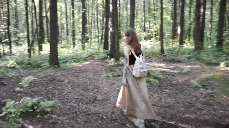 Elena Ginger: Petite Ginger Masturbates and Squirting in Public Park