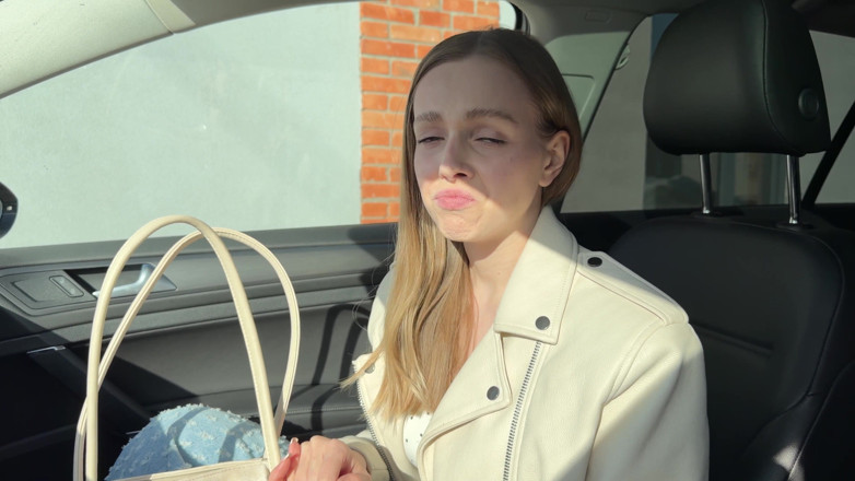 Arisha Mills: Kein Geld Für Ein Taxi? Dann Zieh Deine Höschen Aus....