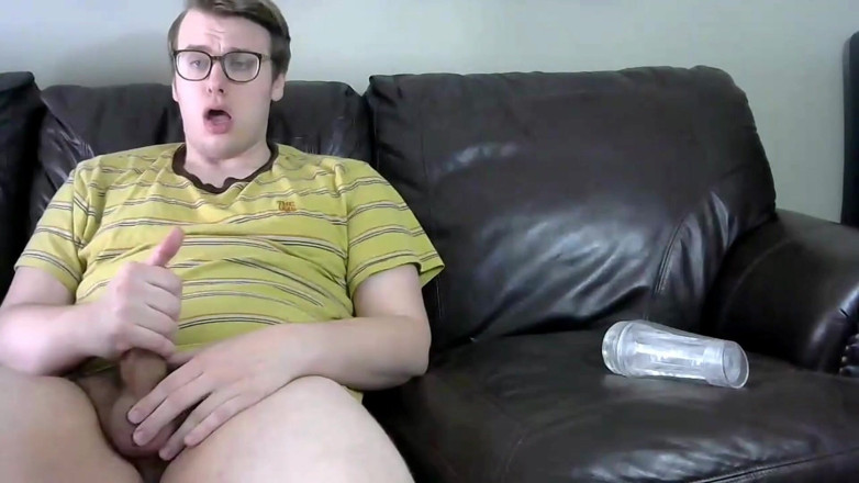 PvssyHvnter: La grosse bite de Hvnter a failli briser ce Fleshlight !