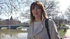 फ्लॉपी स्तन वाली कमसिन kristin स्ट्रीट कास्टिंग पर सख्त गांड चुदाई के लिए बात करती हैं