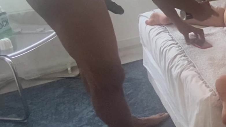 Zina Gabon: Ateşli seksi orta yaşlı seksi fahişe sert yarağı amına alıyor