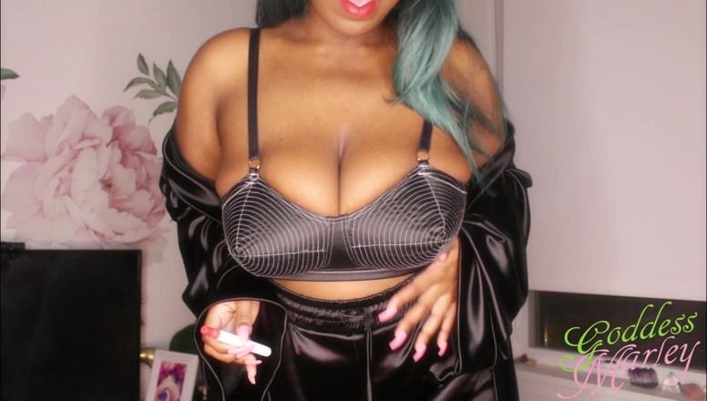 Goddess Marley: Raucher
