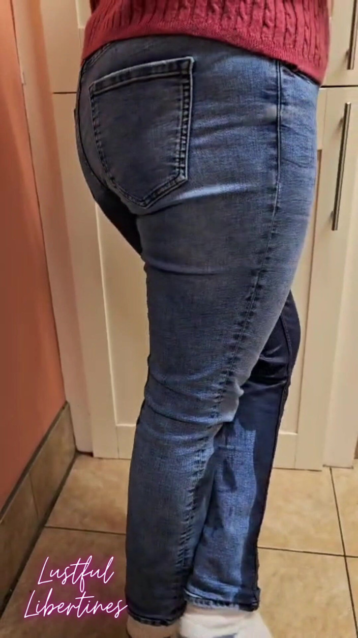 Lustful Libertines: Jeans Wetting
