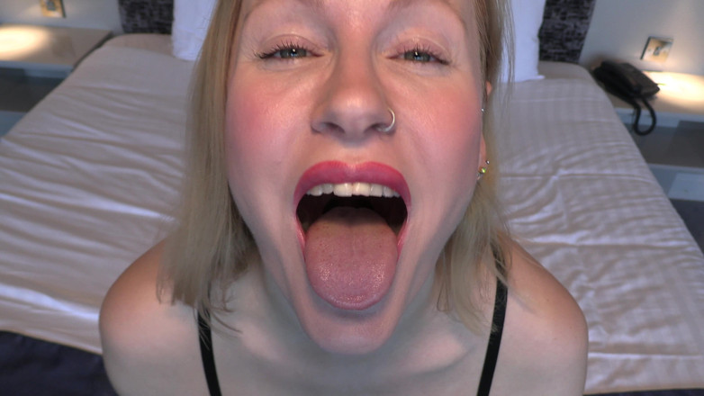 Blondehexe: Squirt in My Mouth