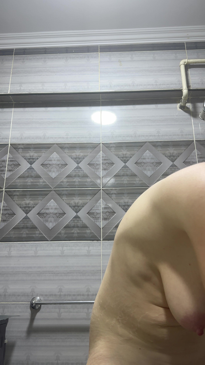 SweetLucy96: Wanita pembersih telanjang