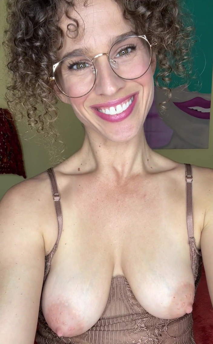 VibeWithMommy: 继母撸管指挥！让继母帮助你睡觉，不要担心它的漫长的 10 秒倒计时！