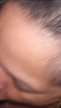 Saya mengongkek ibu tiri semasa ayah tiri saya tiada di sini