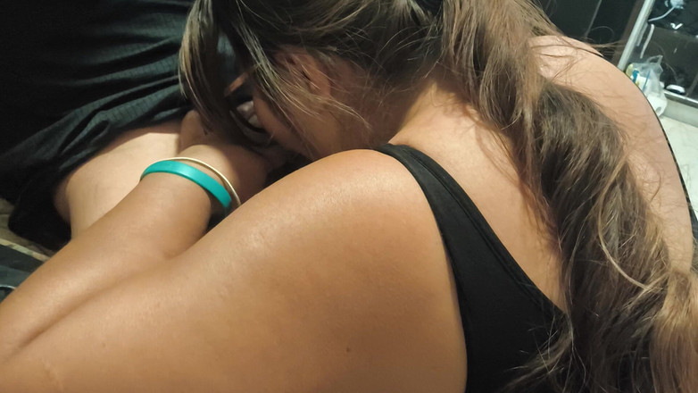 Moo DBOXXX: シングルマザーが私のチンコをしゃぶることに同意し、私の顔にミルクを塗りたいと言っています