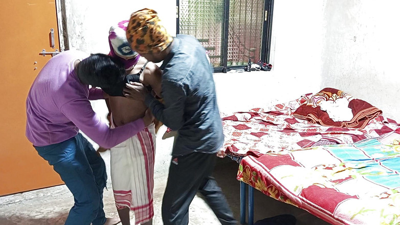 Indian Hijraji: 오늘 나는 남친과 함께 즐거운 지팡이를 가졌다.