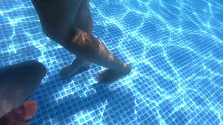 Mya Lane: Risky Sex in the Pool Outside 9 Months Pregnant