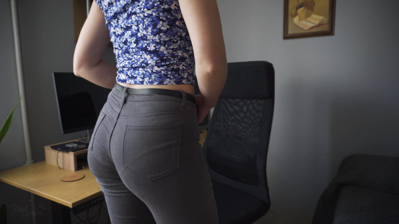 Teasecombo 4K: Amateur milf se burla de culo perfecto en línea de...